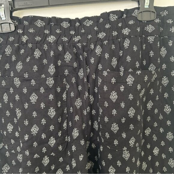 Jolt | Black and White print paperbag pants | Size Medium - Picture 6 of 7